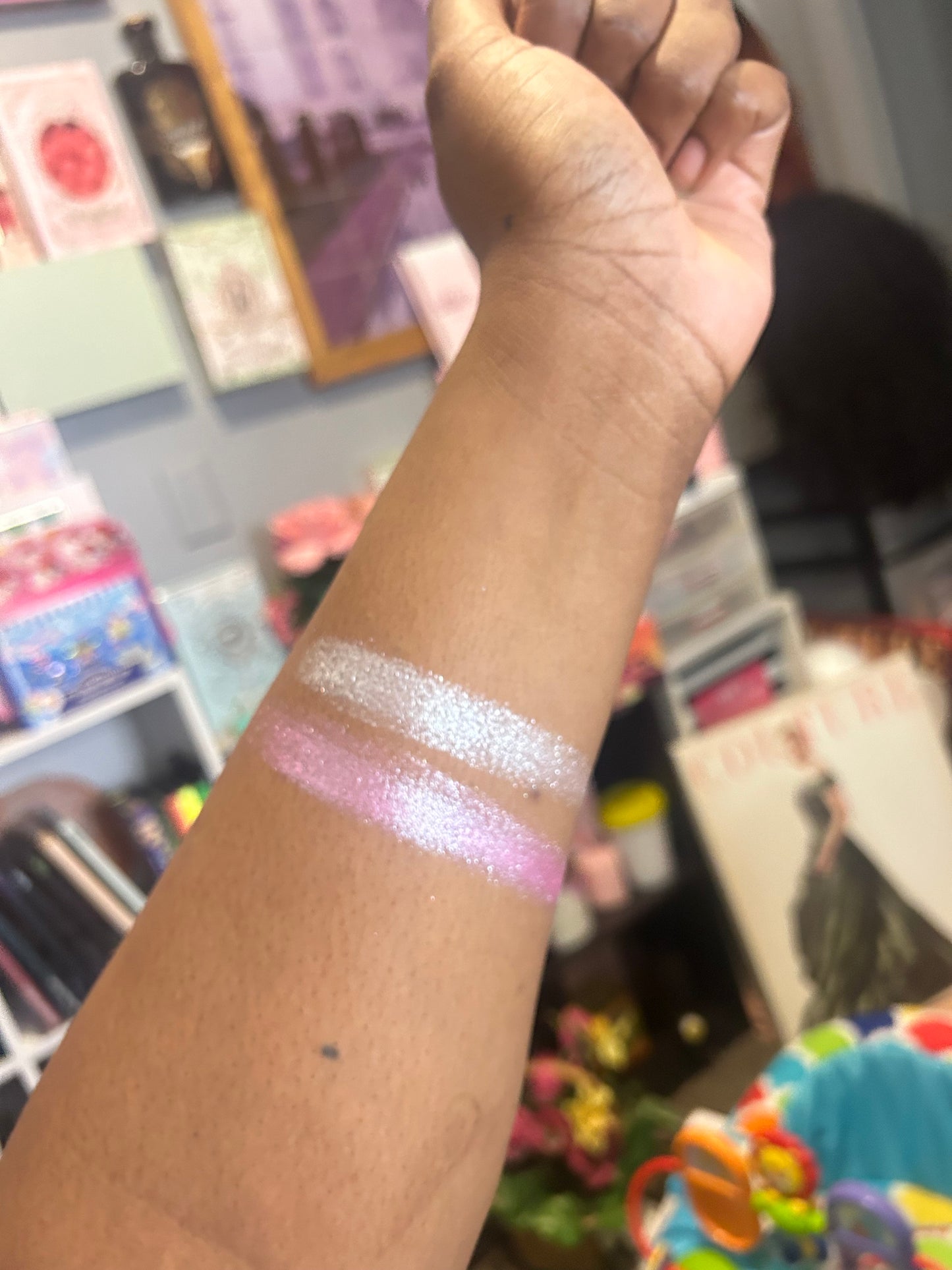 Cosmic Aura Glitter Pressed Highlighter